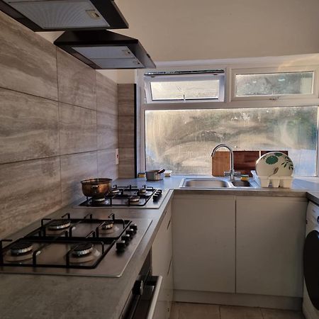 Easy Rooms, London Luton Airport -24 Hour Check-In 外观 照片